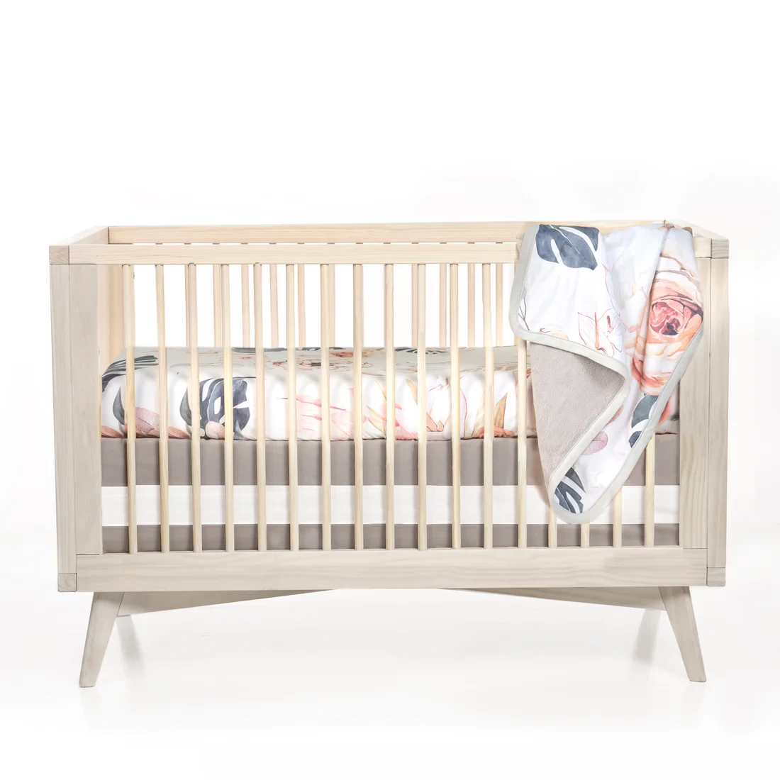 Oilo Vintage Bloom Cuddle Blanket - Image 2