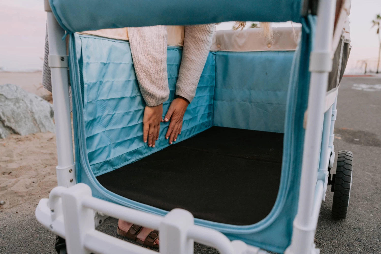 Wonderfold VW4 Volkswagen Stroller Wagon- Bondi Blue - Image 9